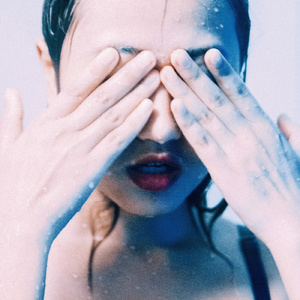 一字马扣出水来H
